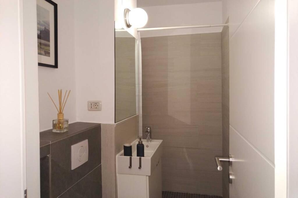 Art & Design Apt - City Center Timisoara Ngoại thất bức ảnh